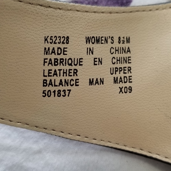 NWOT Black Clarks Velcro Sandals - Picture 3 of 3